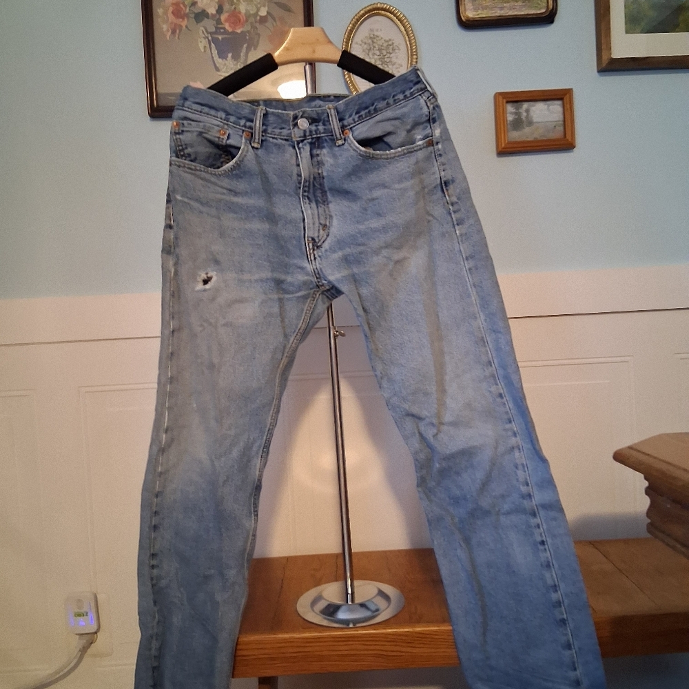 Men's Levi Distressed Blue Jeans